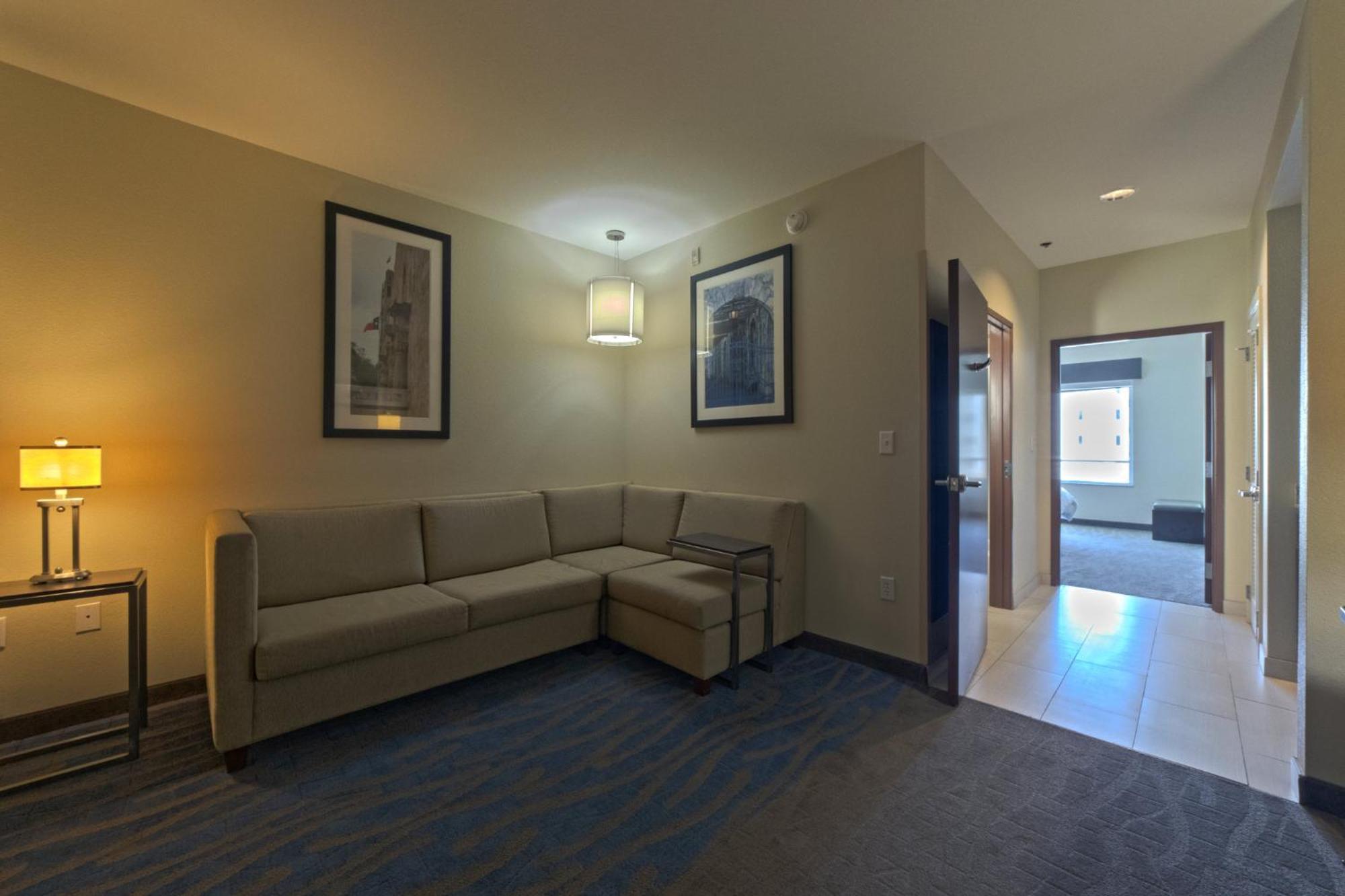 Holiday Inn Hotel & Suites Northwest San Antonio By Ihg Exterior photo