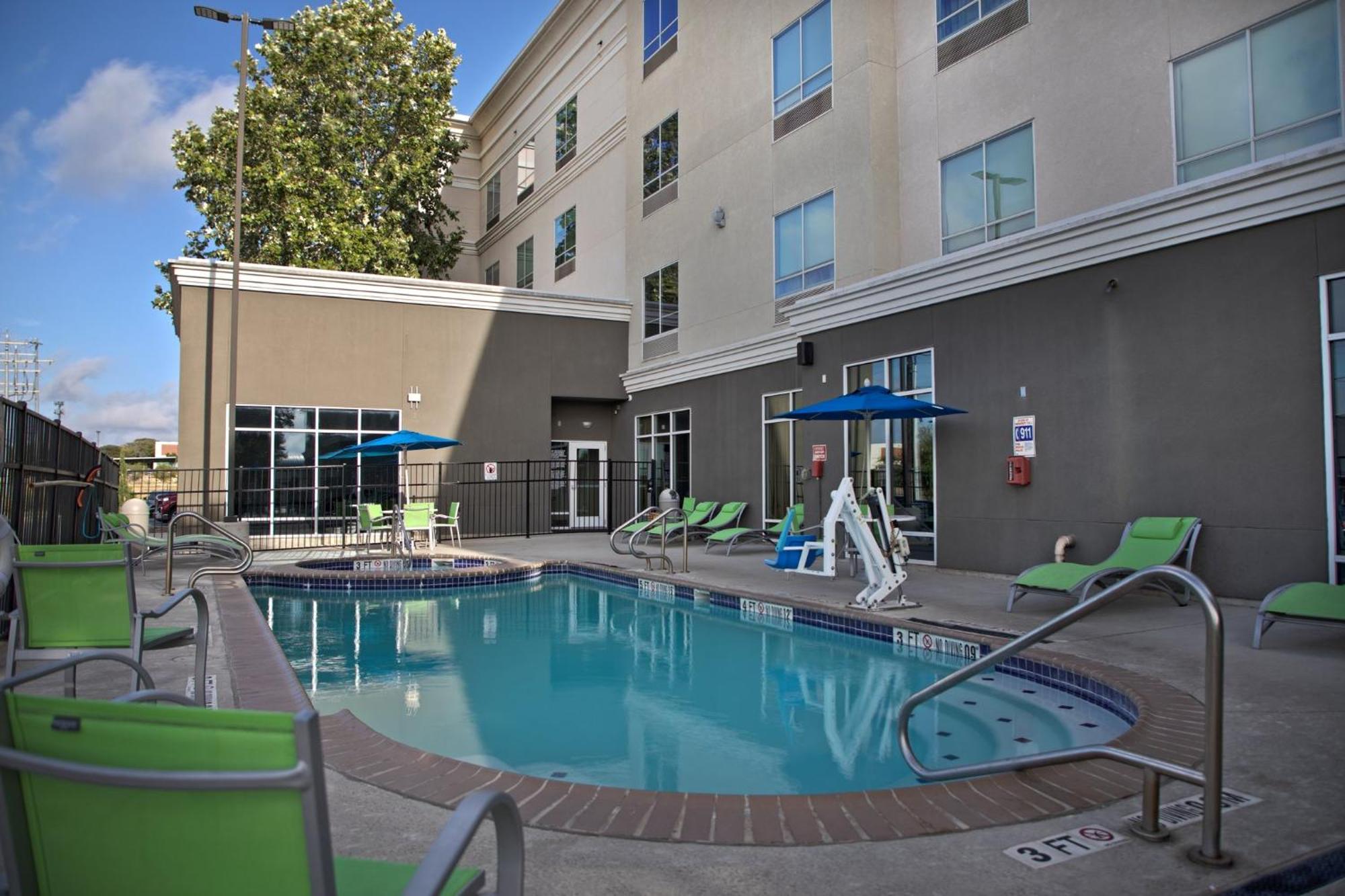 Holiday Inn Hotel & Suites Northwest San Antonio By Ihg Exterior photo