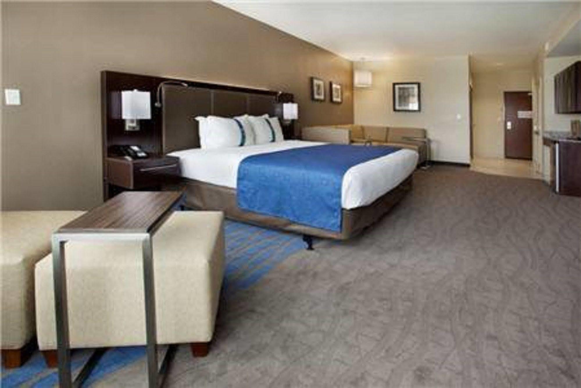 Holiday Inn Hotel & Suites Northwest San Antonio By Ihg Room photo